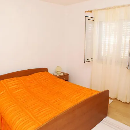 Holiday Zavalatica 4459