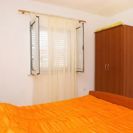 Holiday Zavalatica 4459 Tatil Evi *